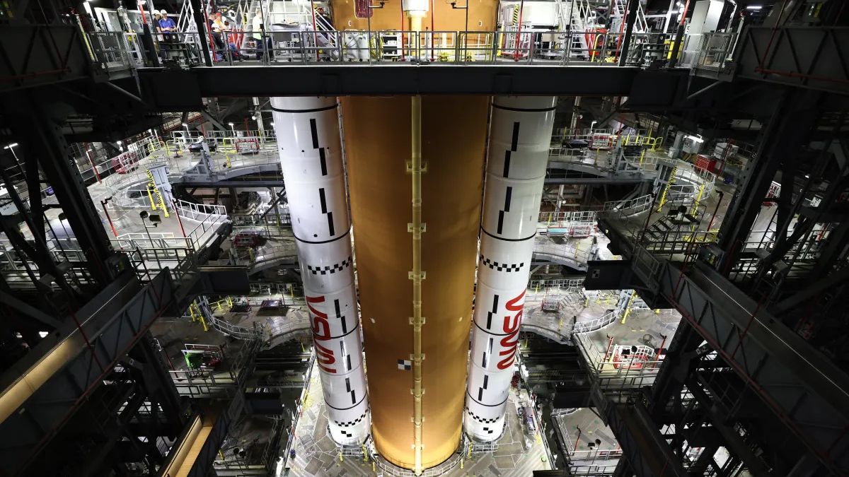 Artemis II: Ay Yolculuğunda Helyum Engeli ve Hangara Dönüş