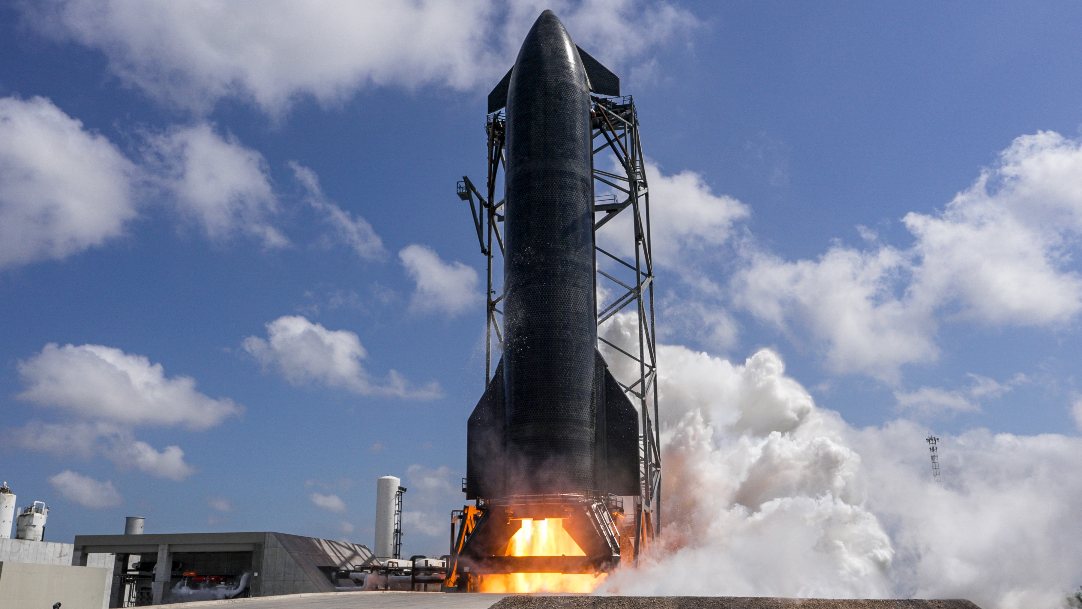 SpaceX İlk Starfall Kapsülünü Uzaya Gönderiyor