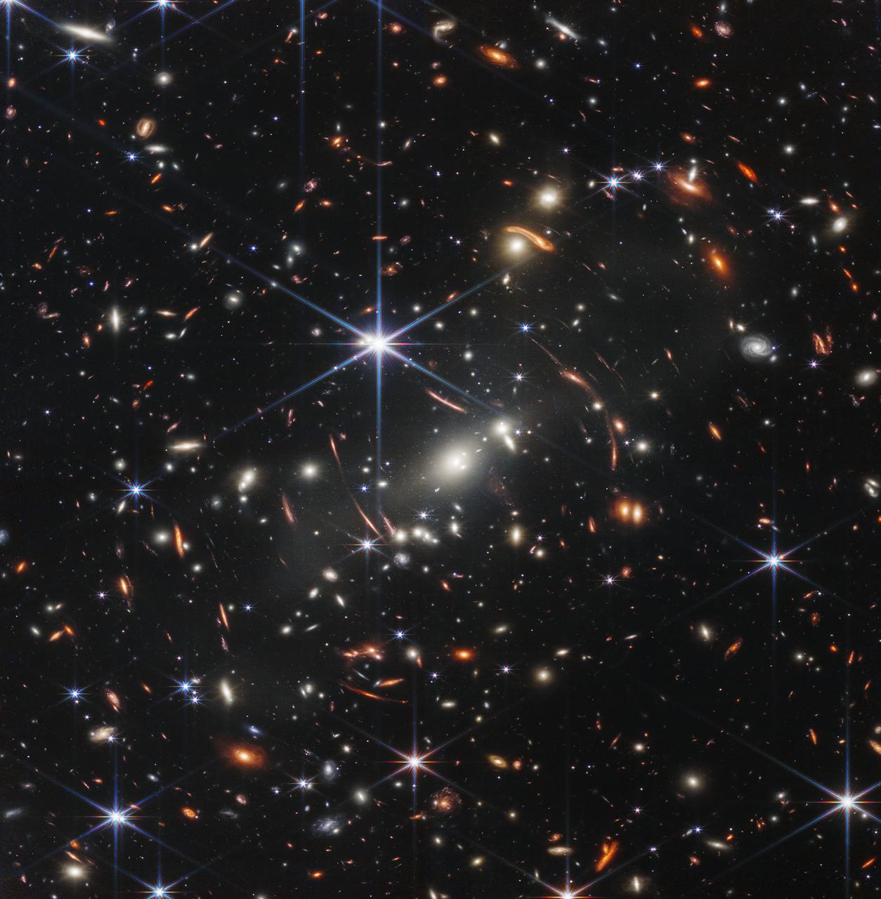 NASA / Webb_first_deep_field_SMACS_0723